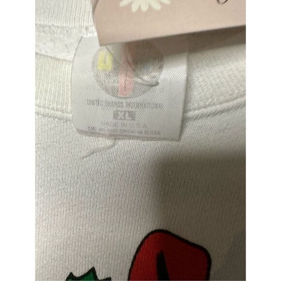 Vintage Happy Holidays White Crewneck Sweatshirt - Picture 4 of 4